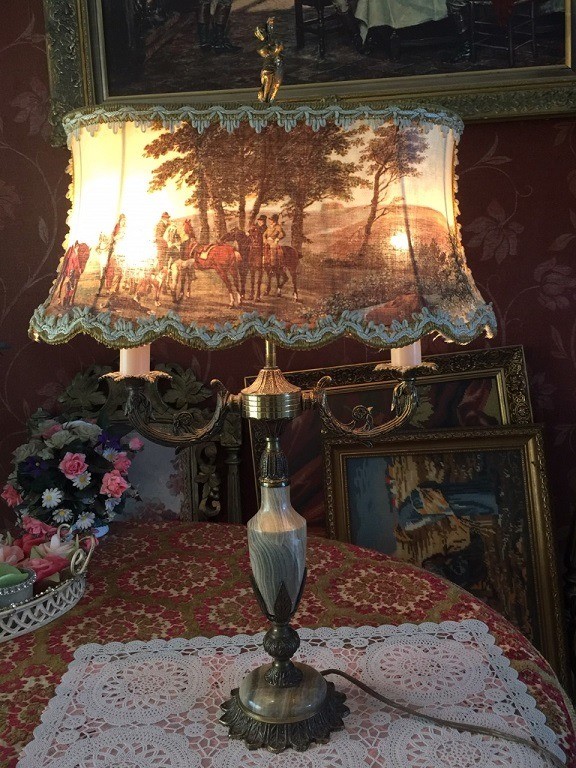 Brocante oud/antieke Engels Jager tafellamp,engel beeldje,kandelaar koper,creme lampenkap Tafellampen - Westenhof
