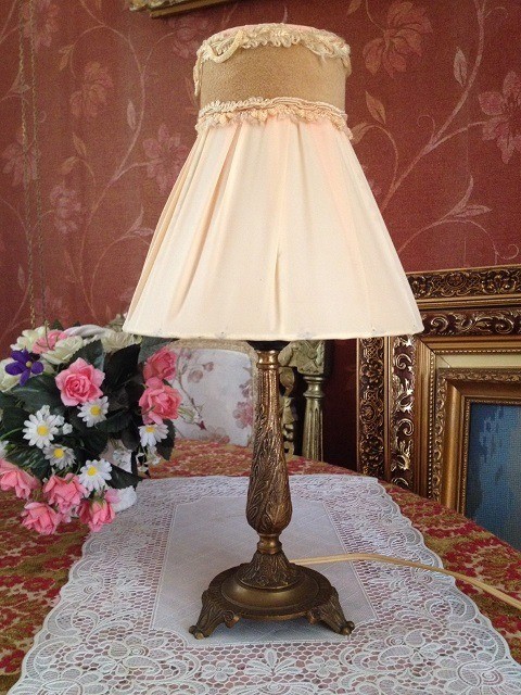 Antieke tafellamp  champagne lamp kap  1