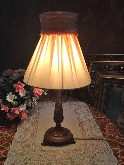 Antieke tafellamp  champagne lamp kap  4