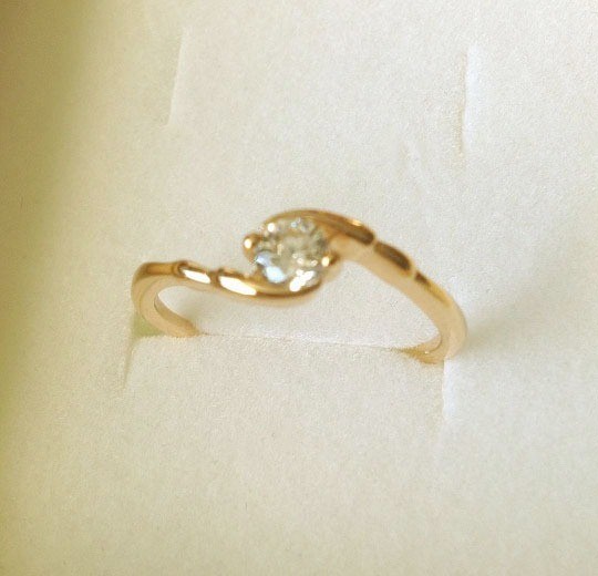 Ar3014 damesring goud 1