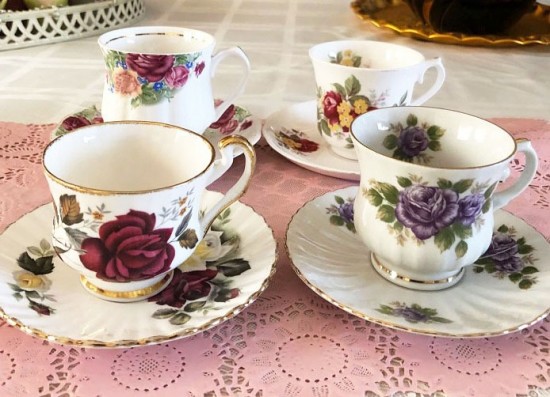 Kopjes en schotels  sc212 1   gemerkt