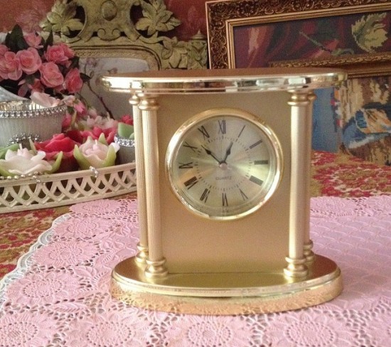 Kt2011 tafelklok  goud 1