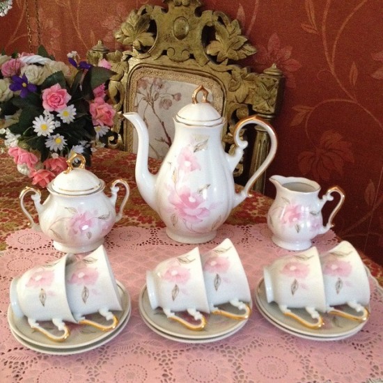 Servies compleet gemerkt 2