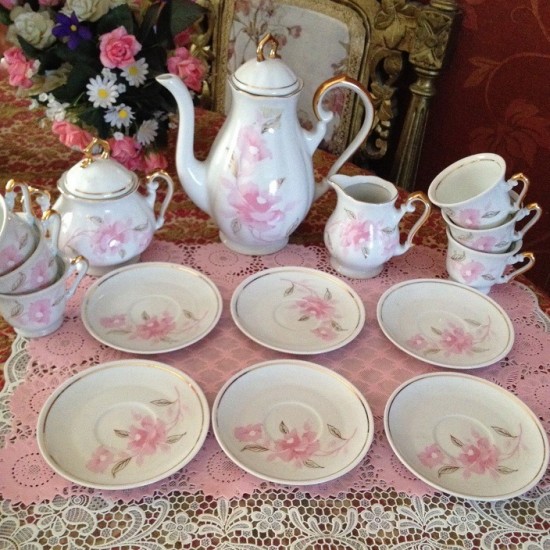 Servies compleet gemerkt 3