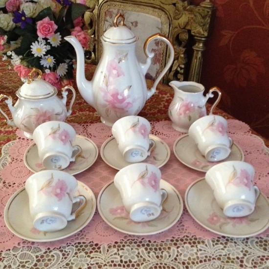 Servies compleet gemerkt 4