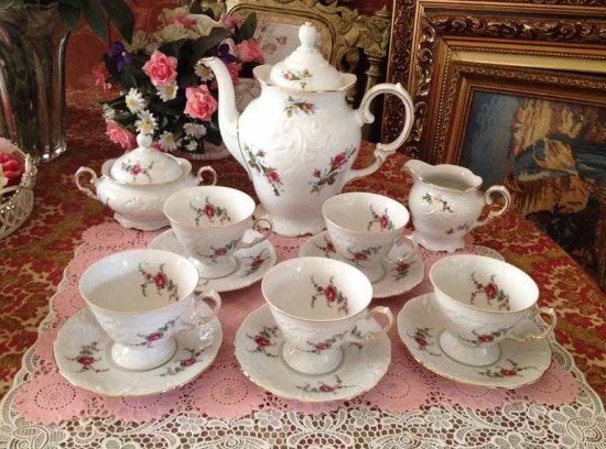 Servies compleet wit gemerkt 2