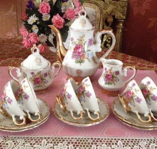 Servies wit rozen 1   kopie
