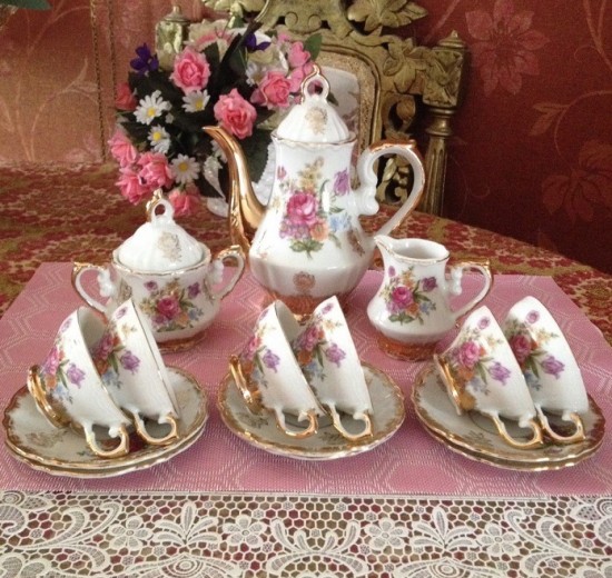 Servies wit rozen 1
