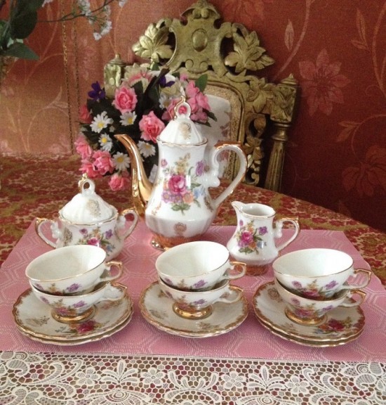 Servies wit rozen 2