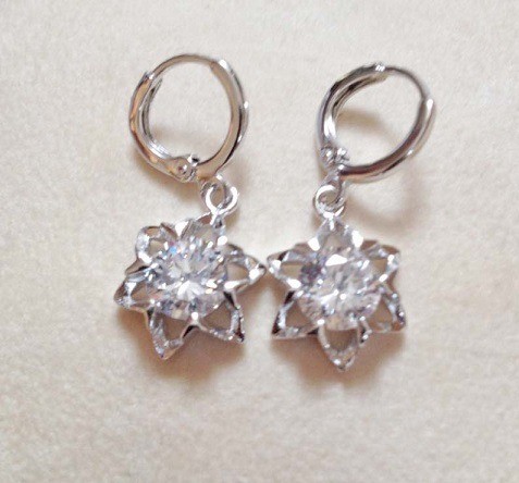 Sku od2025 18k wit oorhangers 2