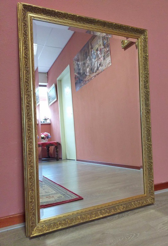 bar operator Saga Groot spiegel vintage met klassiek / antieke barok gouden lijst hout  rechthoek 102x71 cm - Spiegels - Westenhof