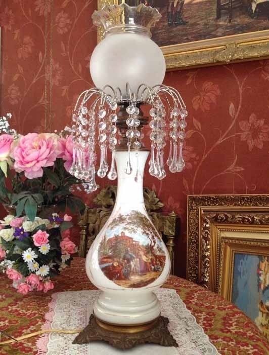 Brocante tafellamp olielamp koperen voet, bol glazen Brocante tafellamp olielamp koperen voet, bol glazen