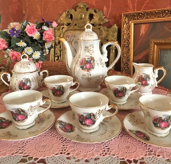 Willen knal partij Retro mokka servies set /theeservies compleet porselein dresden man  vrouw-wit,goudenrand - Servies compleet / set - Westenhof