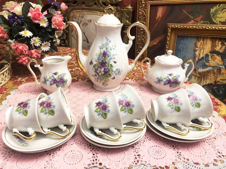 Moet plus werkelijk Gemerkt oud porselein mokka servies / theeservies compleet wit met  bloemen-goud rand - Servies compleet / set - Westenhof