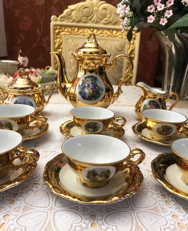 Strak wagon Zeeziekte 22 Karat gold handarbeit Bavaria Waldershof mokka servies compleet /  koffieservies set porselein goud met barok man vrouw antiek - Servies  compleet / set - Westenhof