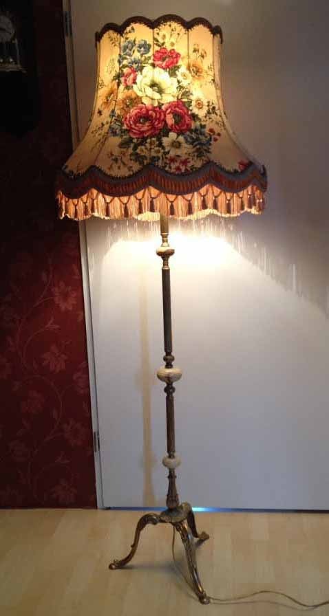 taart verwijderen brand Brocante Jordaanse staande lamp/vloerlamp messing,onyx stenen lampvoet  antiek,crème stoffen lampenkap bloemen/rozen - Staande lamp / Vloerlampen -  Westenhof