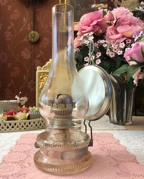 ego Beschuldiging tarief Vintage / retro olielamp karaf glas met metalen reflector zilver, dikke glazen  kap olie lamp voor verzameling / decoratie antiek - Olielampen - Westenhof