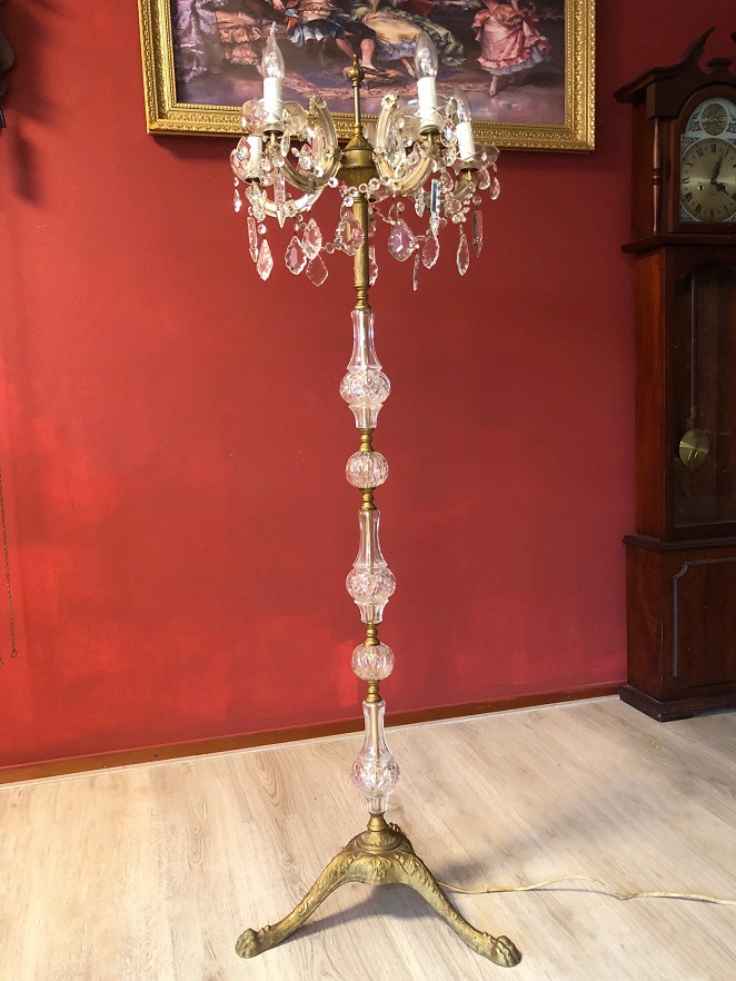 Antieke kristallen staande lamp / vloerlamp koper kroonluchter Maria / Theresia kristal pegels met 5 glazen schalen kandelaar / kaarslampen - Staande lamp Vloerlampen - Westenhof