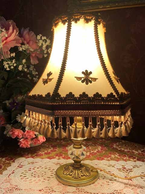 inzet Product Normaal Retro/antiek brocante tafellamp kristal,koperen lampvoet barok stoffen  lampenkap goud met franjes - Tafellampen - Westenhof