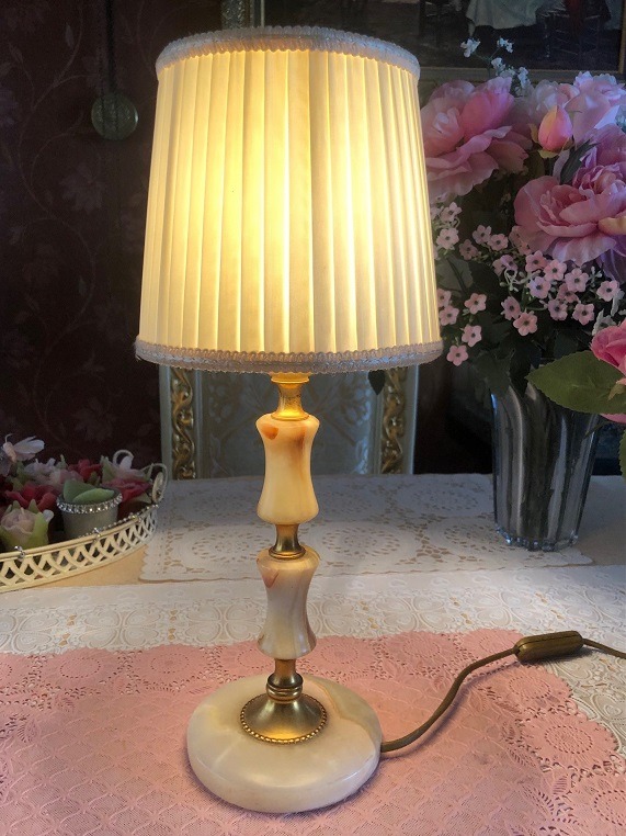 tempo Pijnstiller Het apparaat Brocante tafellamp vintage / retro met onyx steen lampvoet, creme klassiek  lampenkap stof - Tafellampen - Westenhof